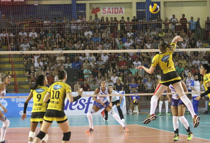 Rio do Sul x Osasco - superliga feminina de vôlei (Foto: Clóvis Eduardo Cuco/Rio do Sul)