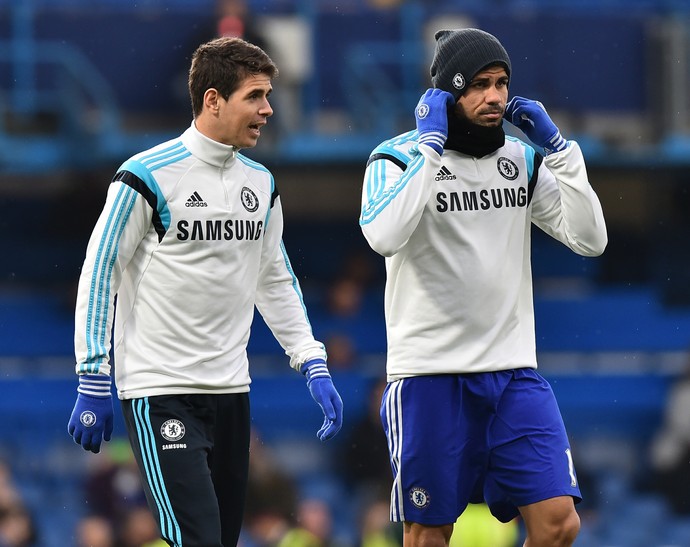 Oscar e Diego Costa (Foto: AFP)