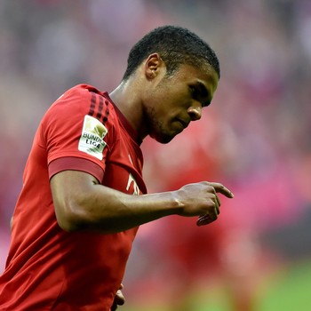 Douglas Costa Bayern x Stuttgart (Foto: EFE)