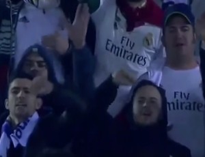 Torcida Valencia provoca Benzema (Foto: Reprodução SporTV)