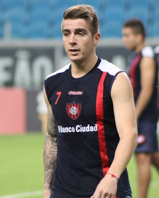 Buffarini, lateral-direito do San Lorenzo  (Foto: Diego Guichard)