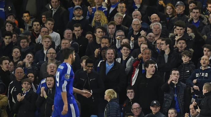 Diego Costa deixa o campo Chelsea x Sunderland (Foto: Reuters)