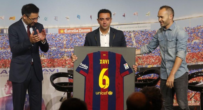 Xavi despedida Barcelona (Foto: Reprodução/Twitter)