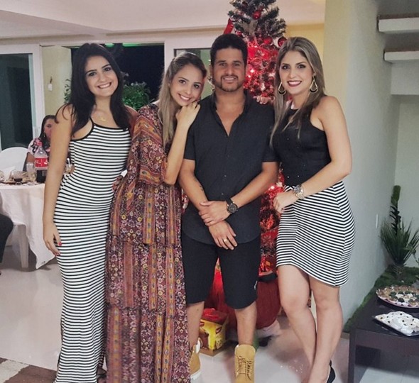 Ítalo Ferreira, calouro do ano no surfe, foi outro que celebrou junto com a família (Foto: Reprodução/Instagram)