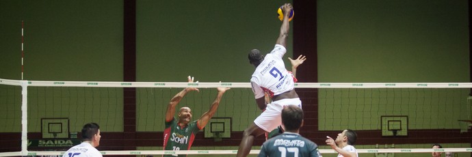 Voleisul e Campinas jogaram pela Superliga (Foto: Daniel Nunes / Voleisul/Paquetá Esportes)