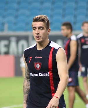 Buffarini, lateral-direito do San Lorenzo  (Foto: Diego Guichard)