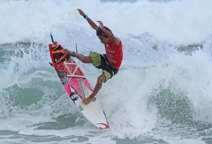 Samuel Pupo conquista título do "Grom Search", após ganhar duas notas 10 na competição (Foto: MUNIR EL HAGE)