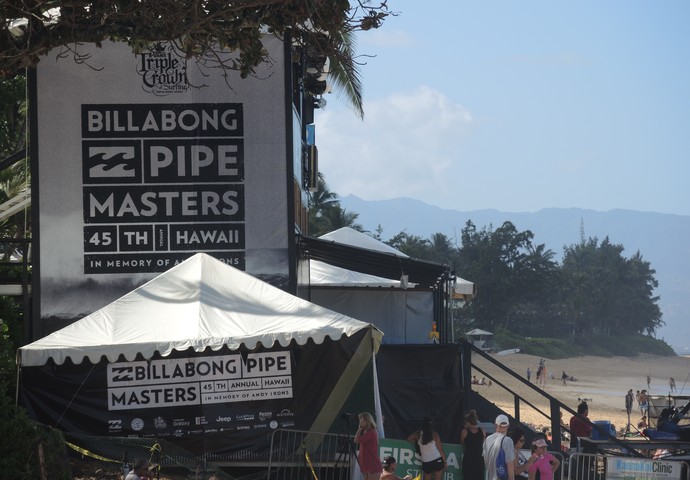 Ondas em Pipeline nesta terça-feira - circuito mundial de surfe (Foto: David Abramvezt)