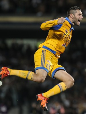 Gignac comemora o seu gol na prorrogação (Foto: EFE)