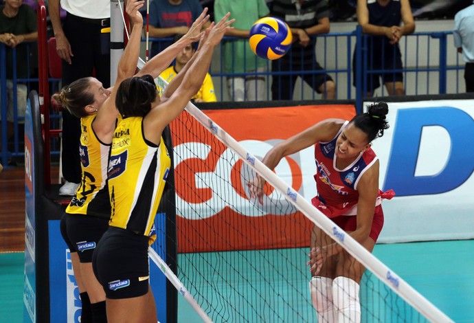 Praia Clube Osasco Superliga Feminina Uberlândia Ivna (Foto: Praia Clube/Divulgação)