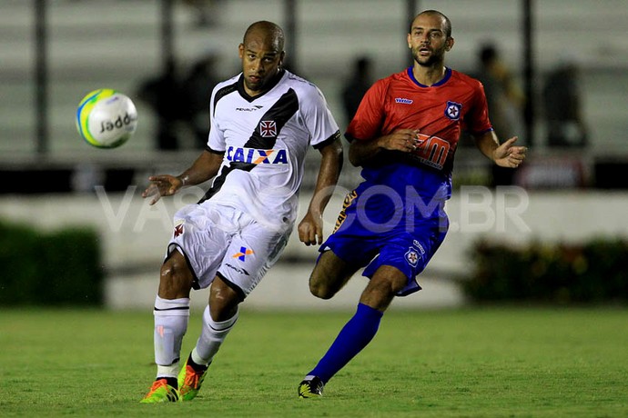 fellipe Bastos vasco e friburguense (Foto: Marcelo Sadio / Vasco.com.br)