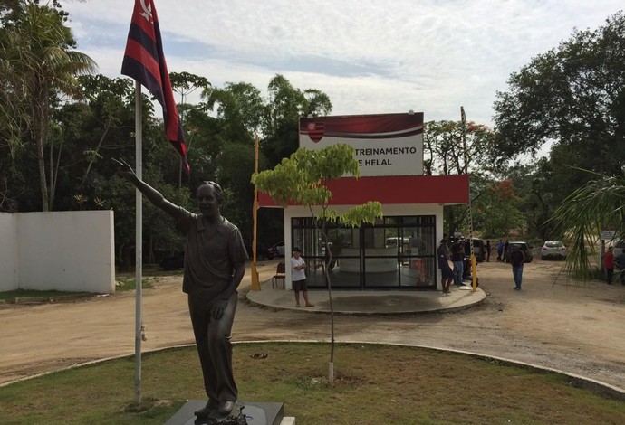 Flamengo Ninho do Urubu Entrada (Foto: Ivan Raupp / GloboEsporte.com)