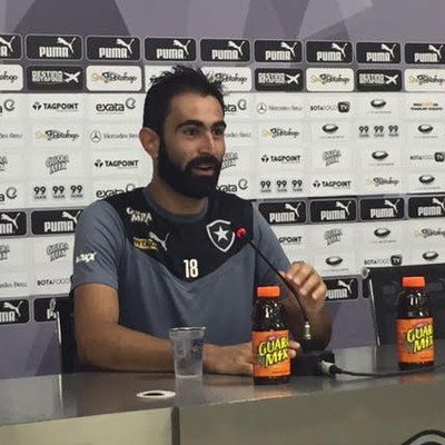 Renan Fonseca entrevista Botafogo (Foto: Richard Souza)