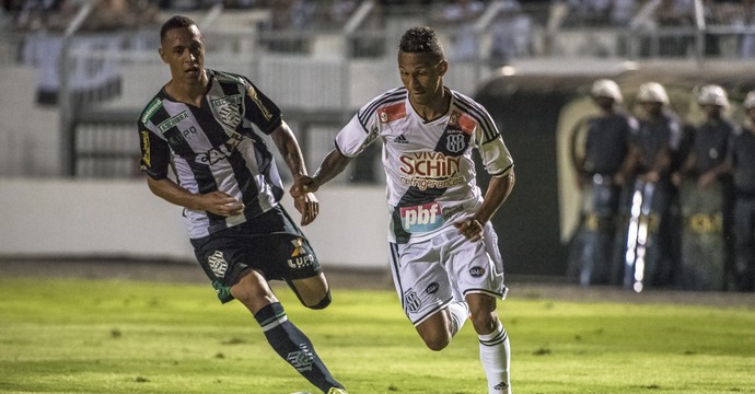 Ponte Preta x Figueirense Brasileiro (Foto: Fábio Leoni / PontePress)