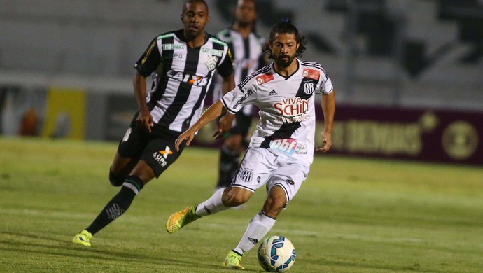 Ponte Preta x Figueirense (Foto: Estadão Conteúdo)