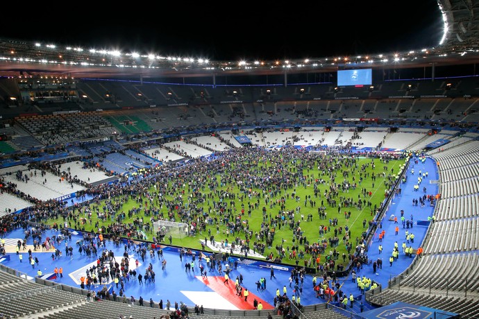 Torcida Stade de France França Alemanha (Foto: AP)