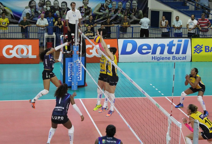 Praia Clube Uberlândia Brasília Superliga Feminina de vôlei (Foto: Praia Clube/Divulgação)