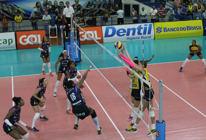 Praia Clube Uberlândia Brasília Superliga Feminina de vôlei (Foto: Praia Clube/Divulgação)