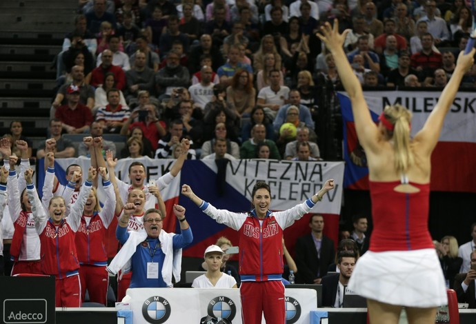 Maria Sharapova vence  (Foto: AP)