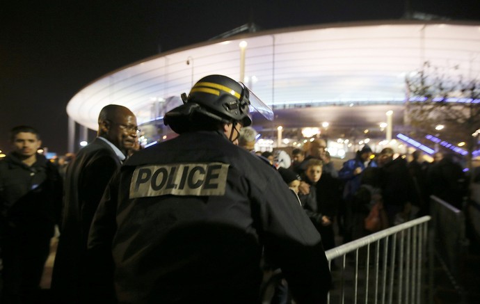 Torcida Stade de France (Foto: Reuters)