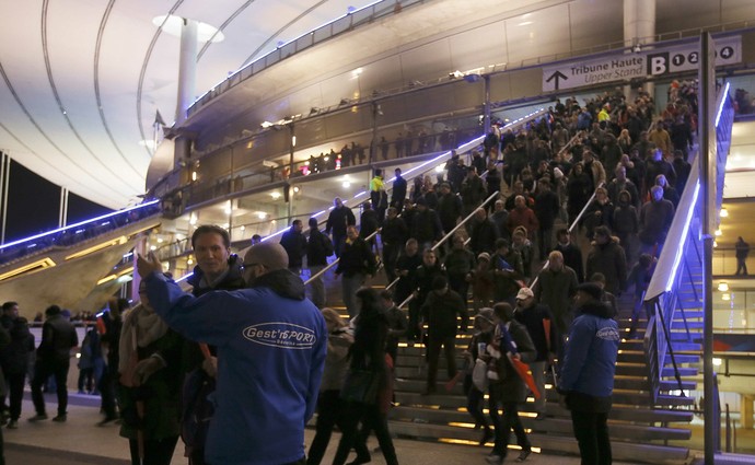 Torcida Stade de France (Foto: Reuters)