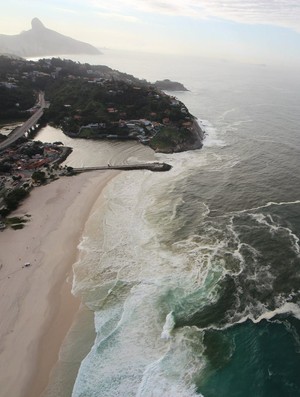 Praia da Barra, Postinho, Surfe, poluição (Foto: Moscatelli/Olho Verde)