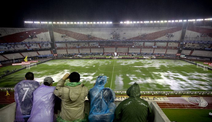 Argentina e Brasil adiado - Monumental de Nuñez (Foto: AP)