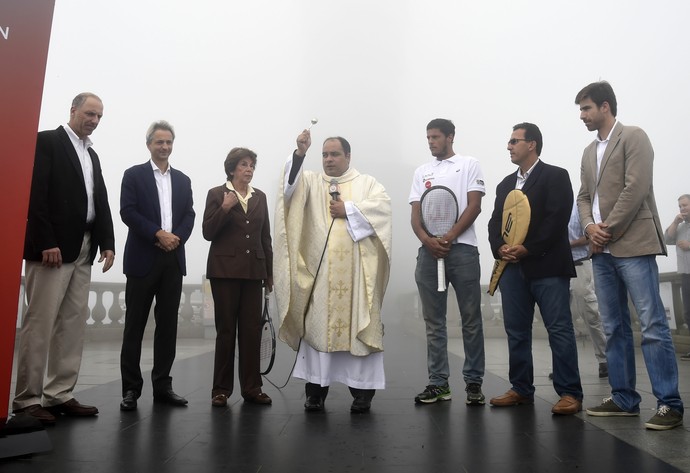 Maria Esther Bueno e Feijão ação Rio Open no Cristo Redentor (Foto: André Durão)