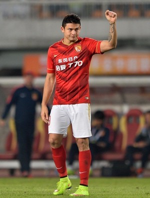 Elkeson comemora gol Guangzhou Evergrande (Foto: Reprodução Sina.com)