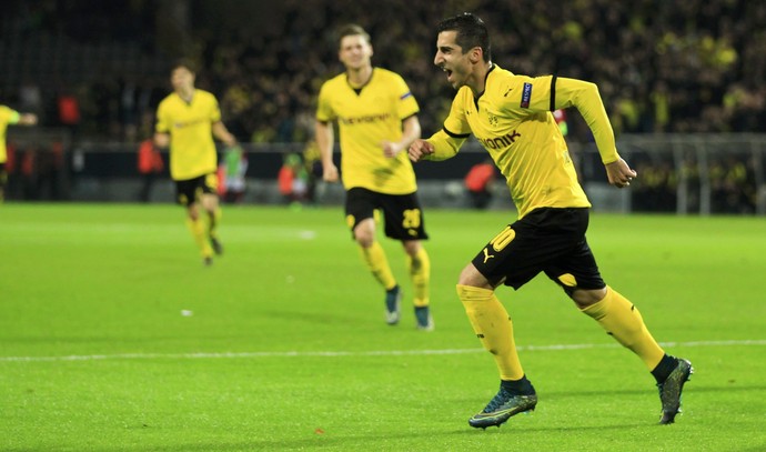 Mkhitaryan  celebra gol pelo Borussia na Liga Europa diante do Gabala  (Foto: REUTERS/Ina Fassbender)