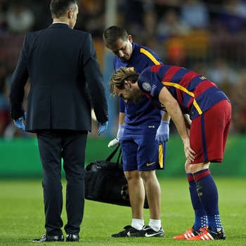 Rakitic lesão Barcelona (Foto: AP)