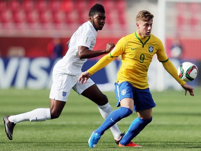 Luis Henrique Inglaterra x Brasil mundial sub-17 (Foto: EFE)