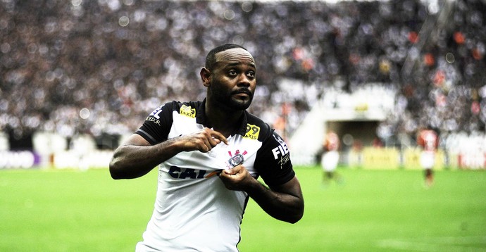 Vagner Love Corinthians (Foto: Marcos Ribolli)