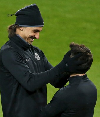 Ibrahimovic e Lavezzi - treino PSG (Foto: Reuters)