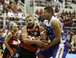 Flamengo x Bauru - final nbb, Hettsheimeir e Olivinha (Foto: André Durão/GloboEsporte.com)