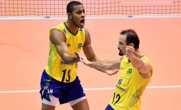 Lucarelli e Lipe Vôlei Taubaté (Foto: Divulgação/ FIVB)