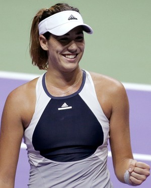 Garbiñe Muguruza vence Angelique Kerber no WTA Finals (Foto: Reuters)