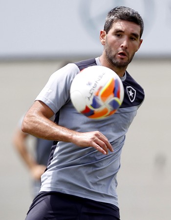 Navarro treino Botafogo (Foto: Vitor Silva/SSPress)