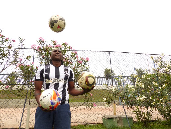 Sassá Botafogo (Foto: Richard Souza / GloboEsporte.com)