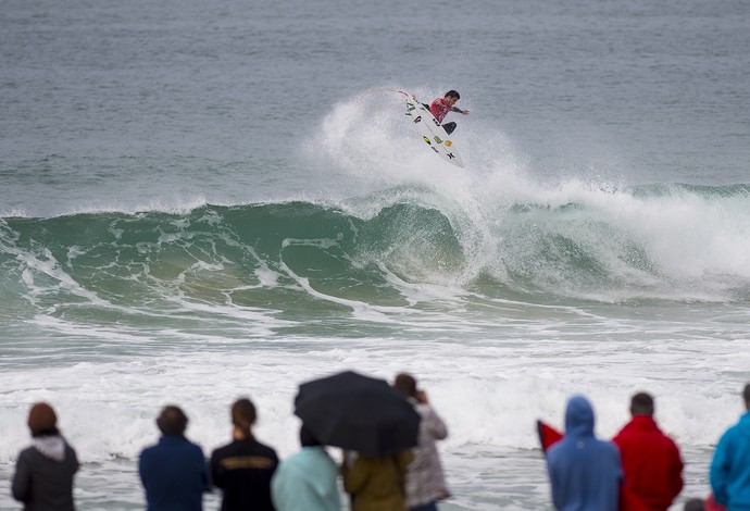 Filipe Toledo Terceira Fase Peniche Portugal (Foto: WSL/Divulgação)