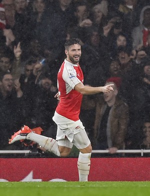 Giroud comemora o gol diante do Everton (Foto: Reuters / Dylan Martinez)