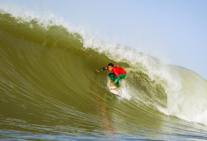 Adriano de Souza Mineirinho surfe peniche (Foto: Divulgação/WSL)