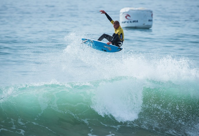 Mick Fanning surfe portugal primeira fase (Foto: Damien Poullenot/WSL)