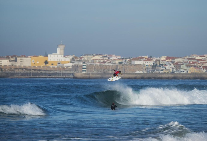 Filipe Toledo Filipinho primeira fase Peniche surfe (Foto: Divulgação/WSL)