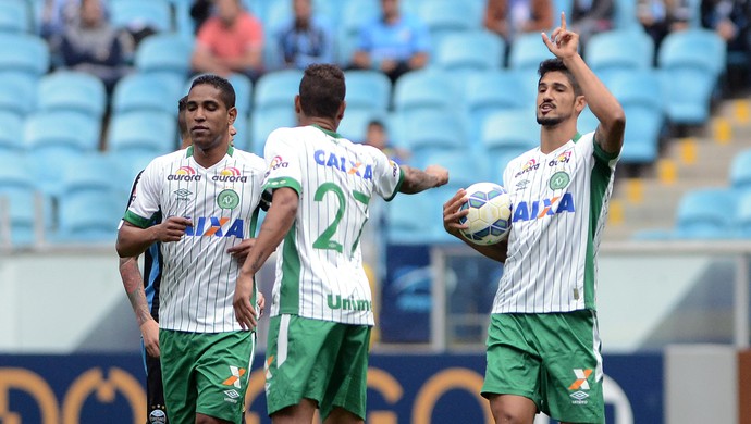 Túlio de Melo comemoração Chapecoense Grêmio (Foto: Estadão Conteúdo)