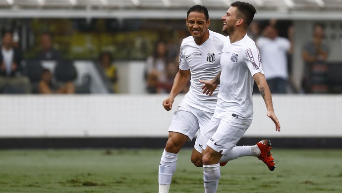 Lucas Lima e Ricardo Oliveira Santos x Goiás (Foto: Estadão Conteúdo)