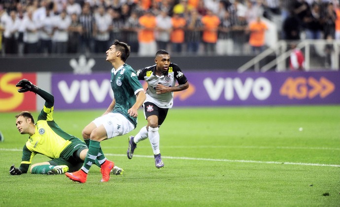 Malcom comemorando Corinthians X Goiás Arena (Foto: Marcos Ribolli)