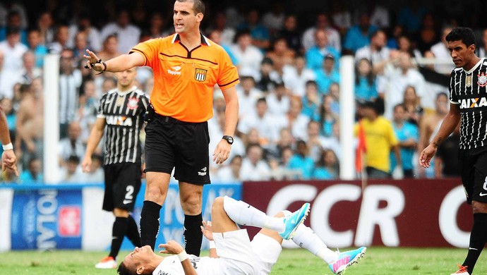 Guilherme Ceretta de Lima árbitro da final paulista santos e corinthians (Foto: Marcos Ribolli / Globoesporte.com)