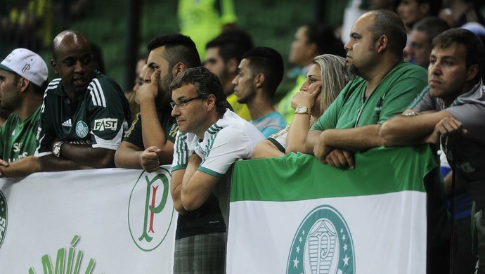 Torcida do Palmeiras perdeu a paciência e saiu insatisfeita nesta quarta (Foto: Marcos Ribolli)