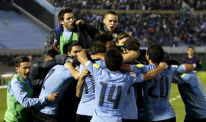 Gol Uruguai x Colombia eliminatorias (Foto: Reuters)